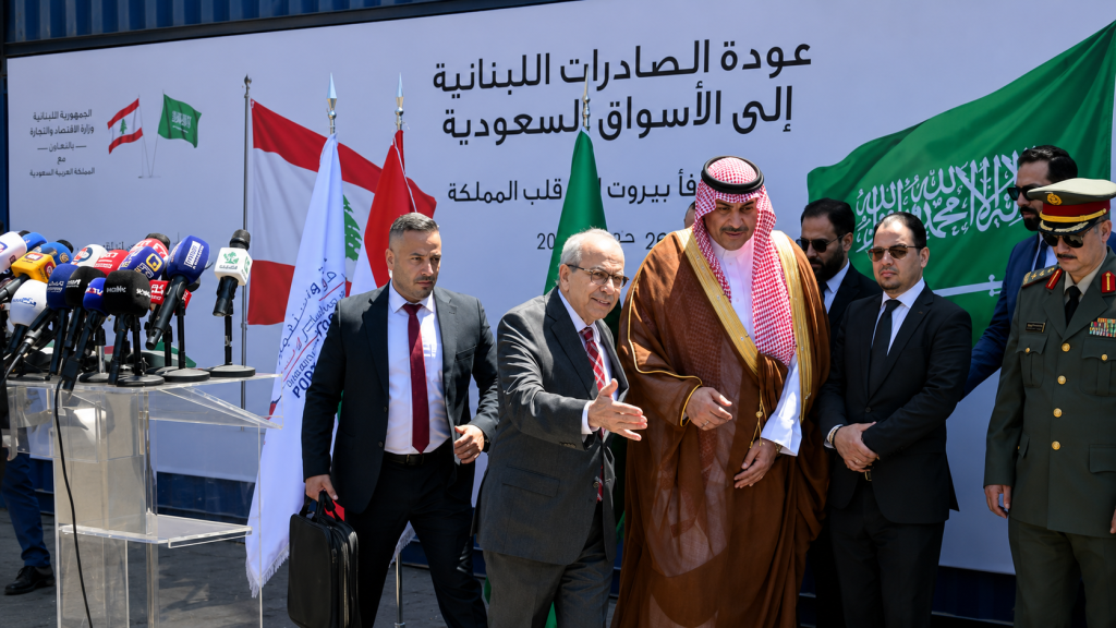 رئيس الحكومة نواف سلام من مرفأ بيروت: عودة الصادرات إلى السعودية تعيد الأمل للاقتصاد اللبناني