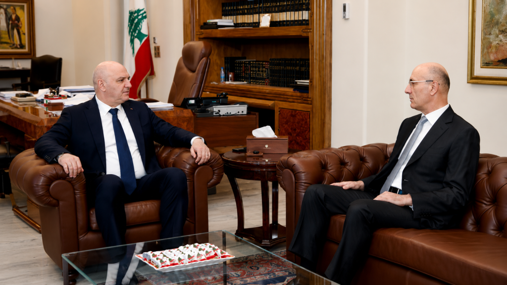 دعم كويتي للبنان وخدمة جديدة للمغتربين… الحجار يضع الرئيس عون في أجواء زيارته الرسمية