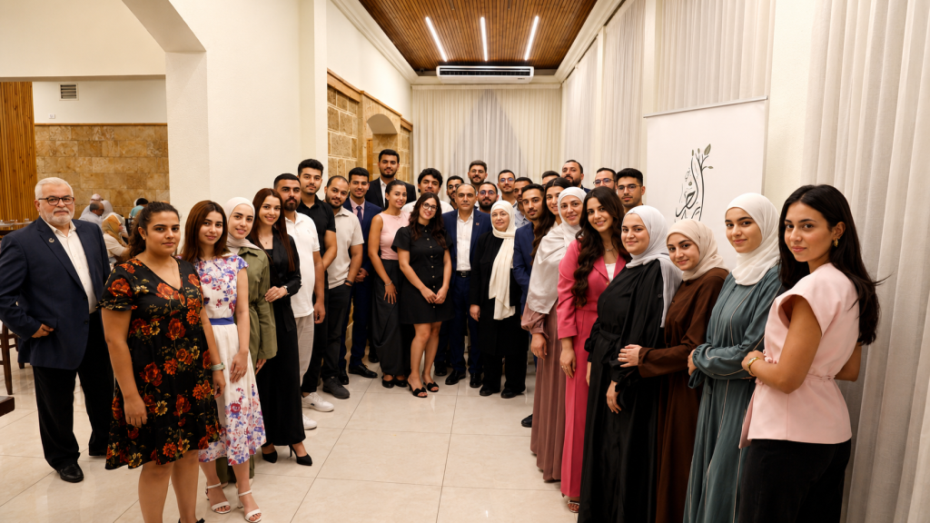 بهية الحريري تكرّم خريجي الجامعات من أبناء عائلات”رابطة آل الحريري وأنسبائهم من آل الشريف”:بناء الإنسان هو البداية لبناء الدولة والإستقرار والإزدهار