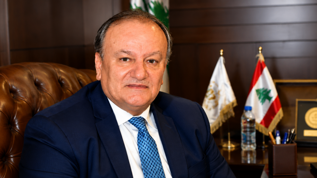 ترؤس أمين السر جلسة المجلس ، فهل يعتبر صوته مرجحاً؟
