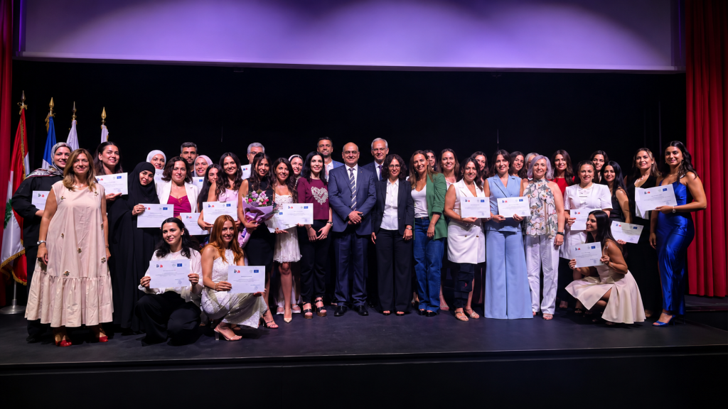 تخريج الدفعة الخامسة من طلاب كلية التربية في الجامعة اللبنانية من مشروع التعاون مع السفارة الفرنسية