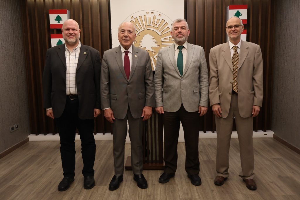 دبوسي يستقبل رئيس جامعة طرابلس ويبحث معه تعزيز التعاون الأكاديمي والطاقة البديلة واستقطاب الطلاب الدوليين