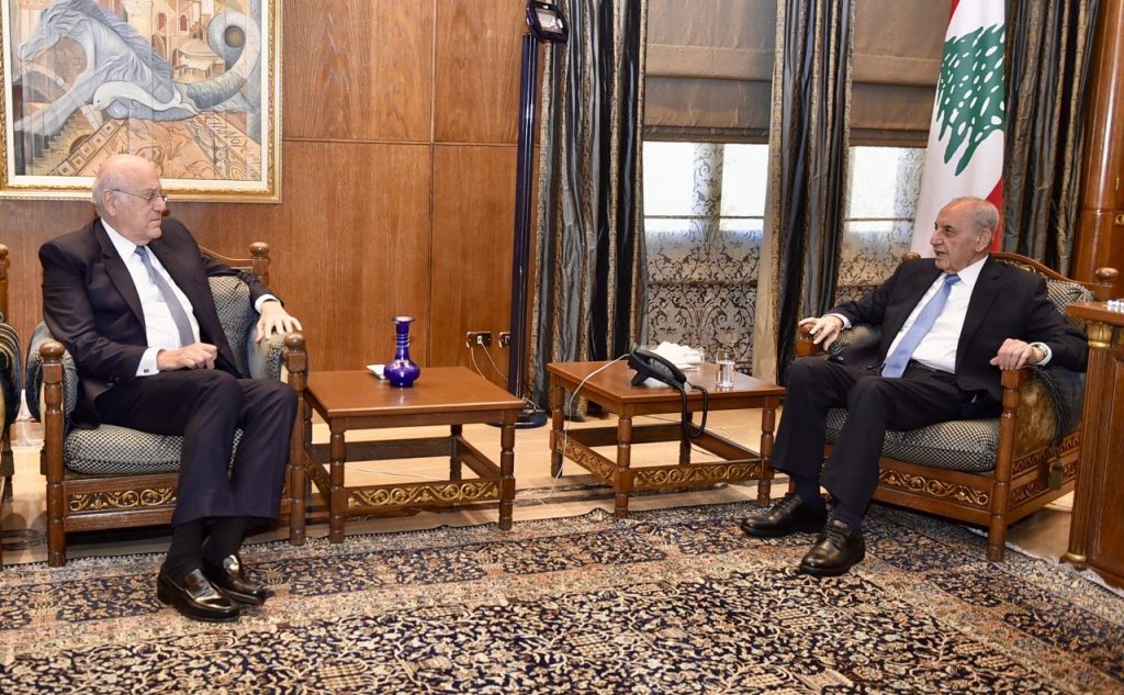 الرئيس بري تابع الأوضاع العامة والمستجدات خلال استقباله الرئيس نجيب ميقاتي ، ووزير المالية ياسين جابر