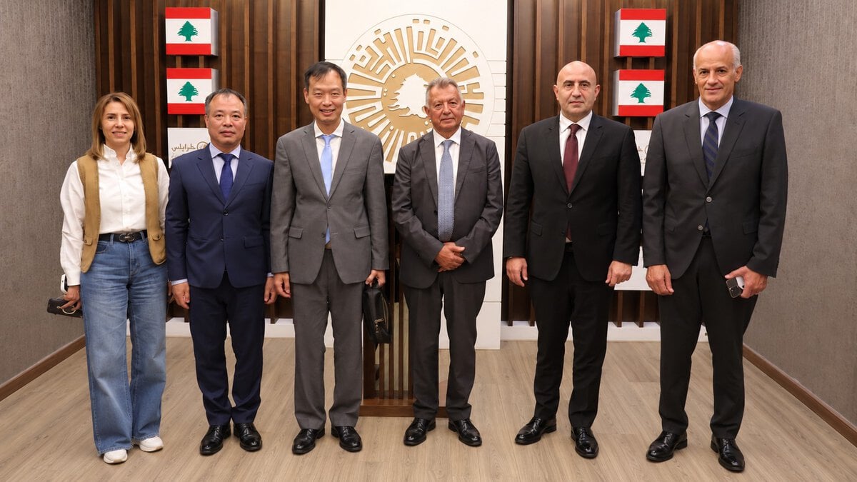 سفير الفيتنام في لبنان نجوين نام دوونغ يزور غرفة طرابلس الكبرى